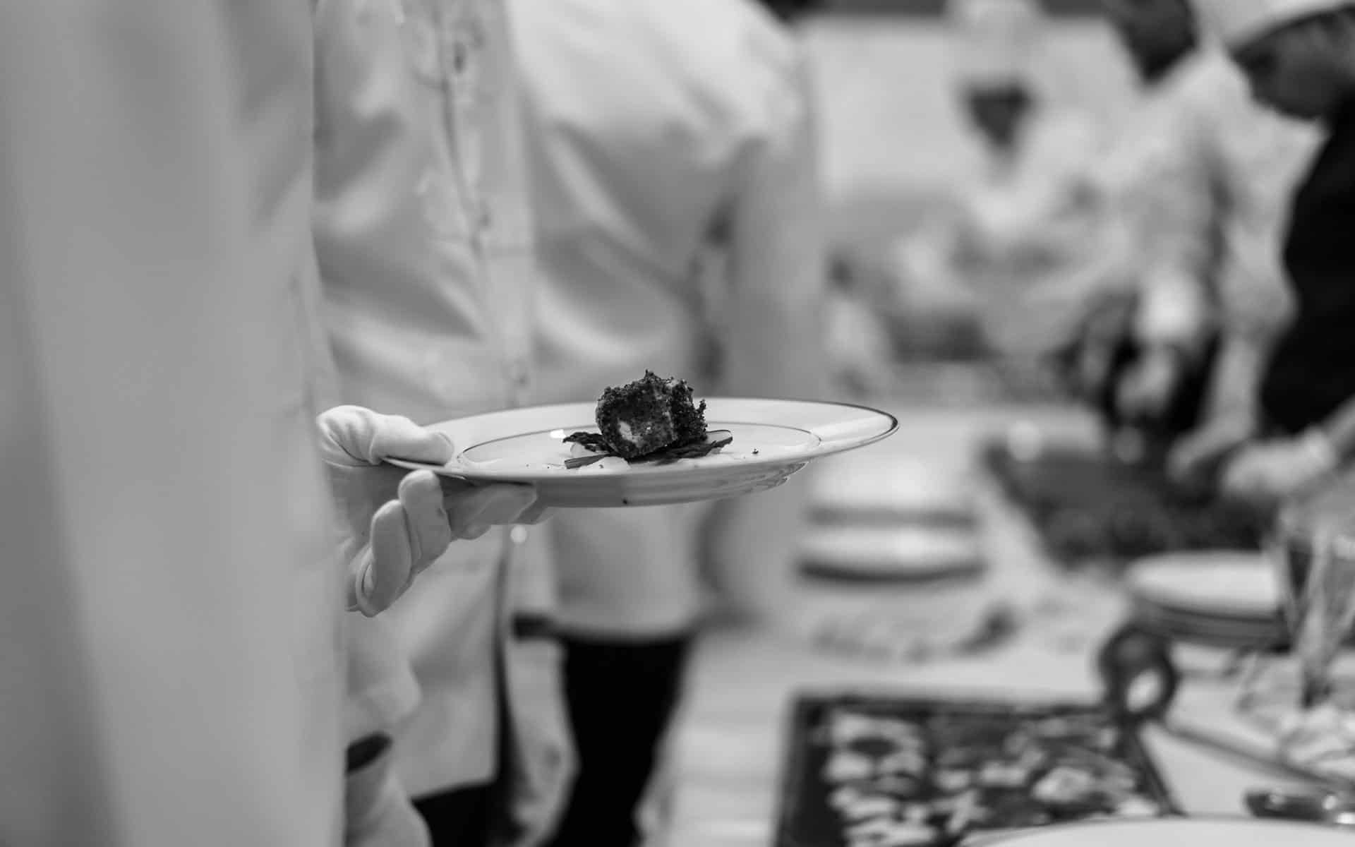 Preparazione-piatti-Caffè-Scala-Banqueting_1